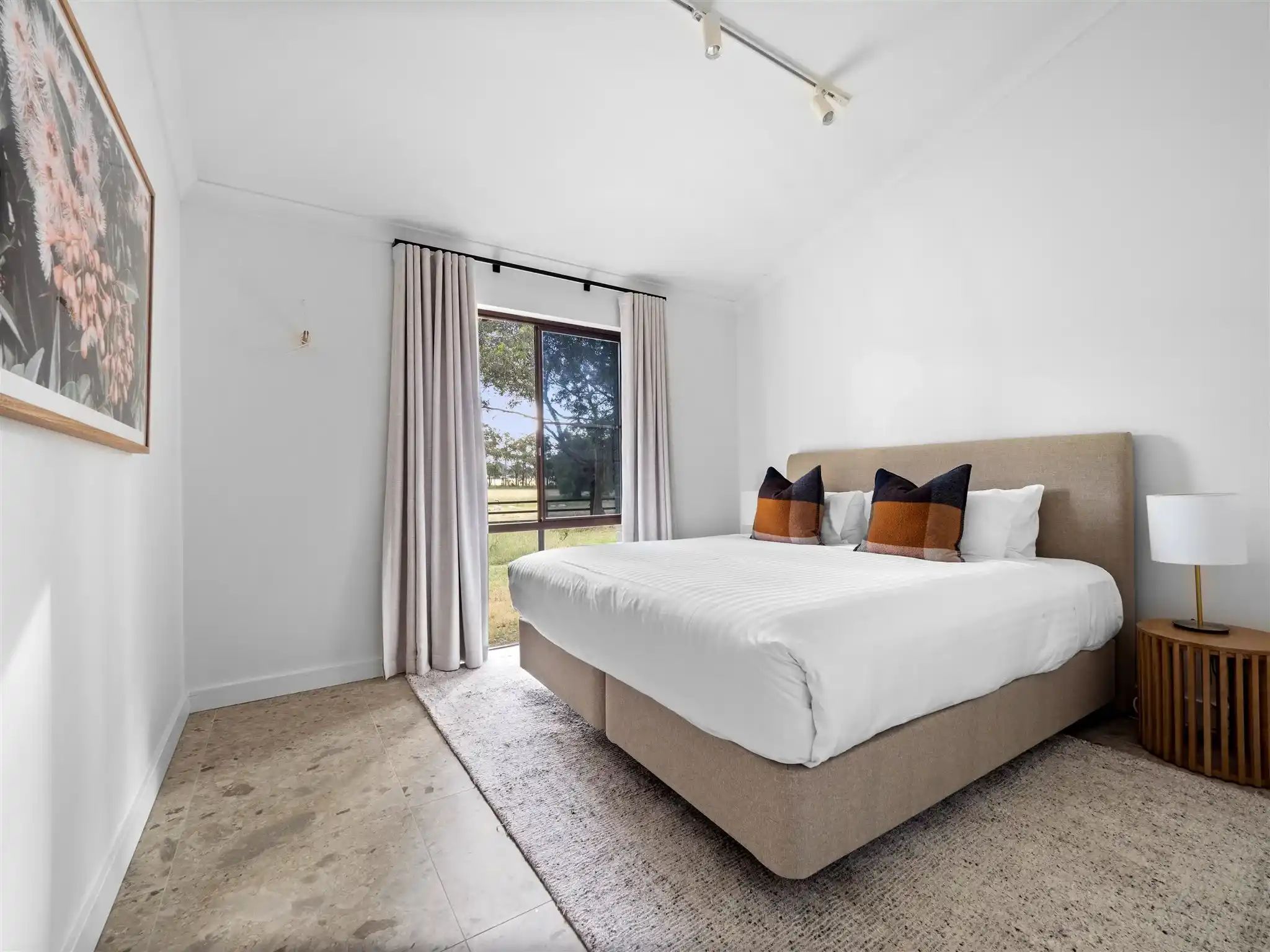 Listing media